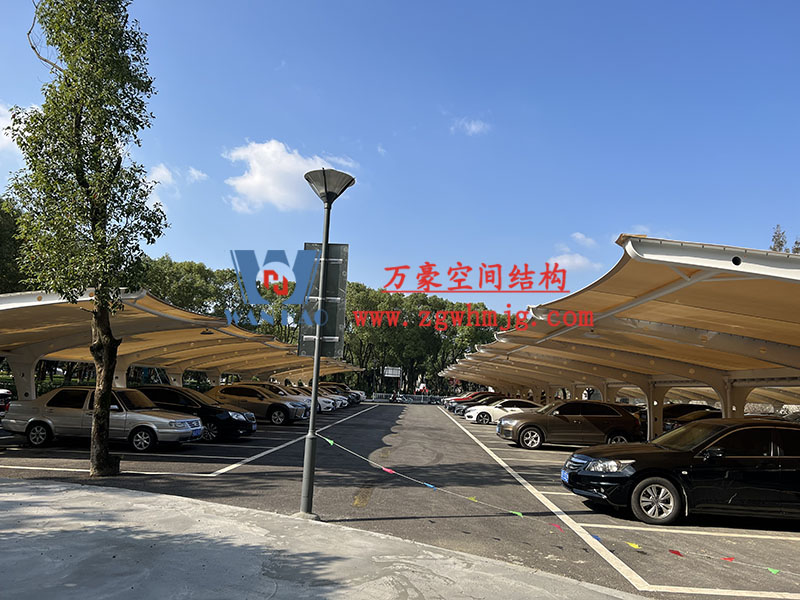 寧波大學(xué)北大門停車場(chǎng)遮陽棚改造提升工程完工
