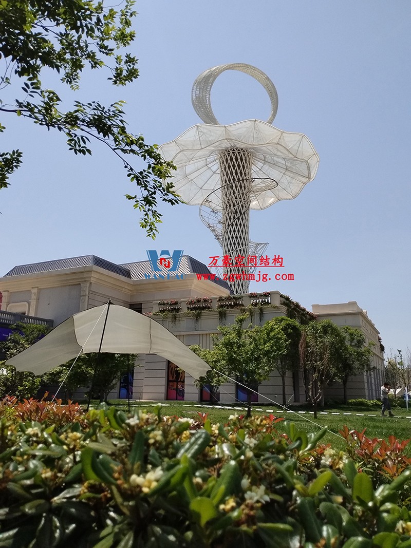 身姿輕盈，造型優(yōu)美的膜結(jié)構(gòu)建筑
