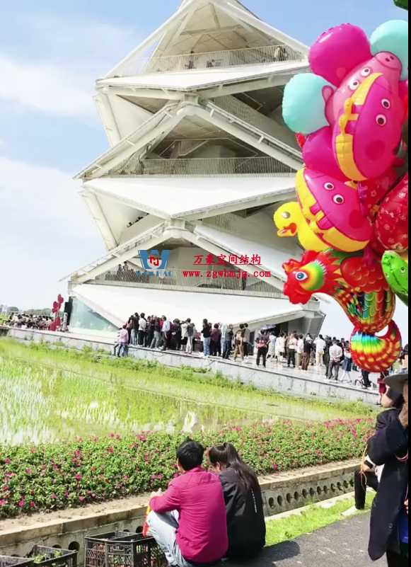 這個PTFE膜結(jié)構(gòu)景觀建筑火啦！