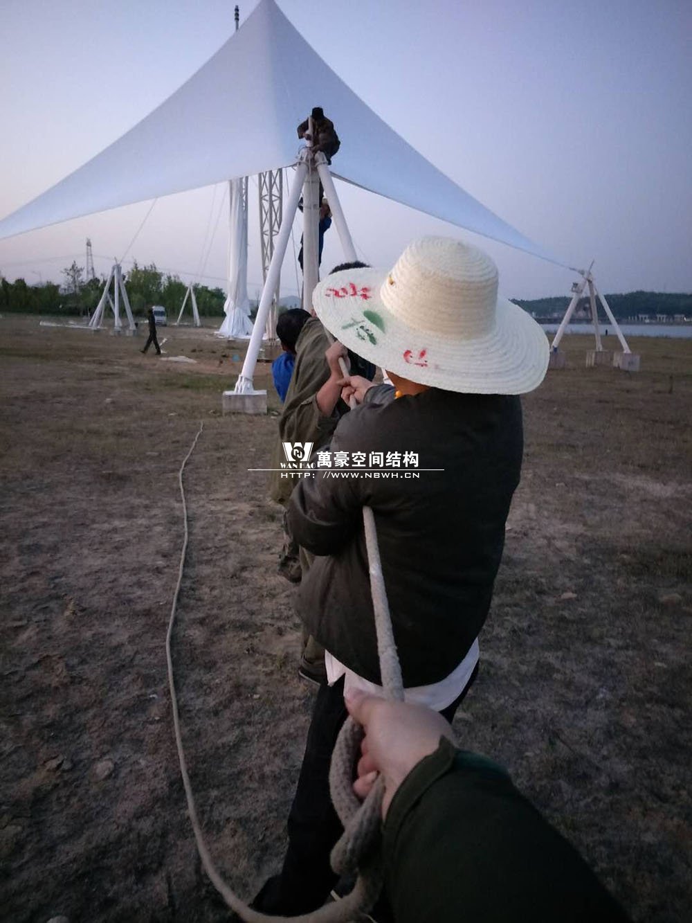高橋灣現(xiàn)代產(chǎn)業(yè)園單飛燕、雙飛燕景觀膜結(jié)構(gòu)工程已近尾聲