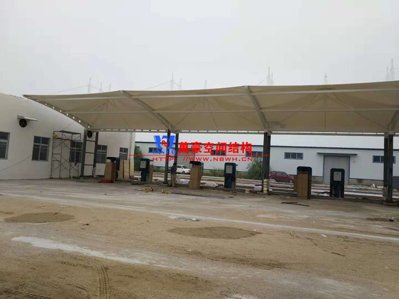 內(nèi)黃縣公交充電樁膜結(jié)構(gòu)車(chē)棚