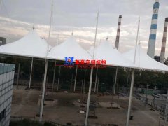 張拉膜結(jié)構(gòu)雨棚遮陽棚好嗎？為什么張拉膜雨棚遮陽棚如此受歡迎？