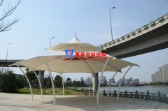 張拉膜結(jié)構(gòu)性能為何如此穩(wěn)定？其工作原理是怎樣的？