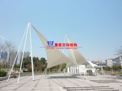 膜結(jié)構(gòu)建筑的連接部位哪些環(huán)節(jié)很重要？需要注意什么問題？