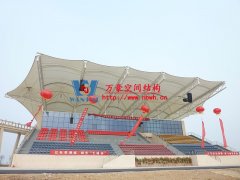 什么是膜結(jié)構(gòu)體育看臺？膜結(jié)構(gòu)體育看臺性能特點及應用領(lǐng)域是什么？