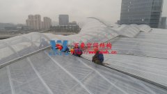 ETFE膜結(jié)構(gòu)膜材幾層最好？鍍點(diǎn)ETFE膜結(jié)構(gòu)好用嗎？